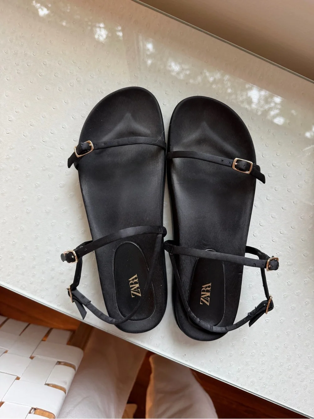 Zara Black Minimalist Buckle Sandals - Picture 1 of 3